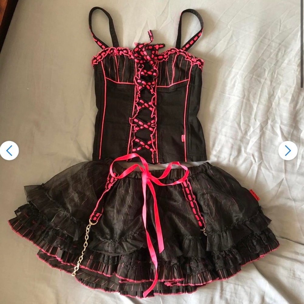 SET SOLD FOR 500$ top 125$ hoodie 175$ skirt 200$